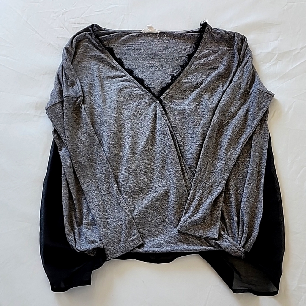 ✨️ UO Twist Front Top ✨️